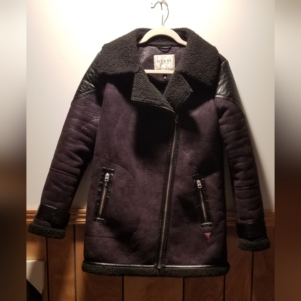 👙Guess Los Angeles faux leather/sherpa off center zip up jacket w zip pocket